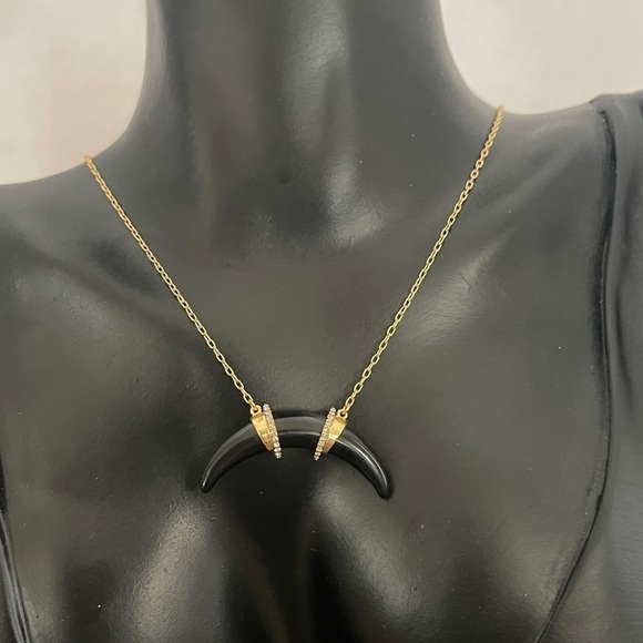 Stella & Dot Jewelry - Stella & dot arc pendant necklace